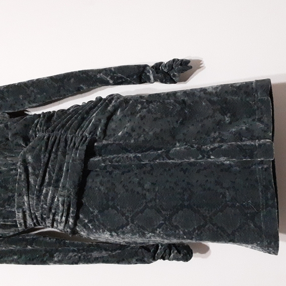 Zara DRAPED MINI DRESS velour animals printed in size S y2k holiday party green - Picture 4 of 9